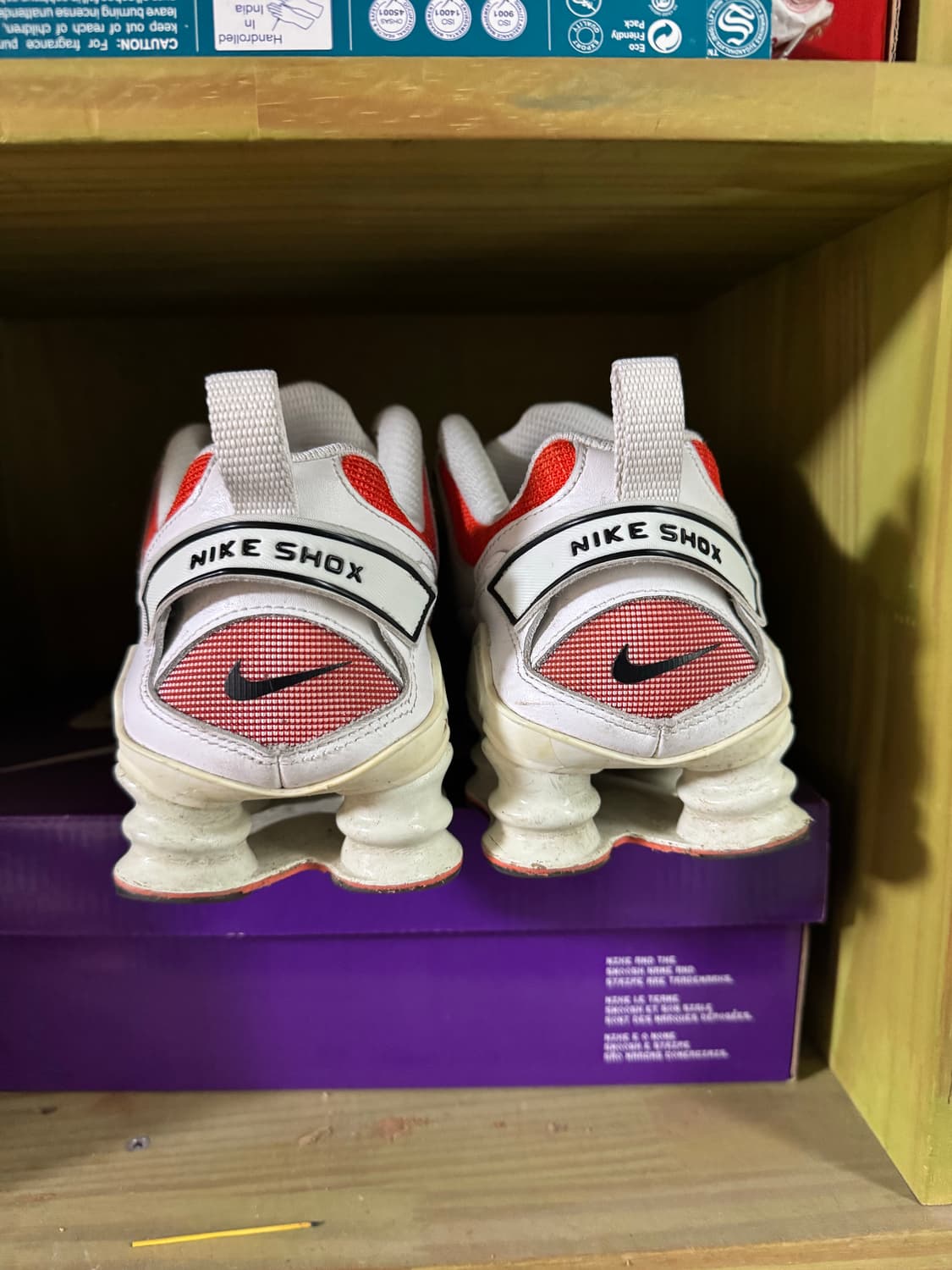 나이키 샥스 노바 화이트 레드 170 (us우먼10) 상품이미지4