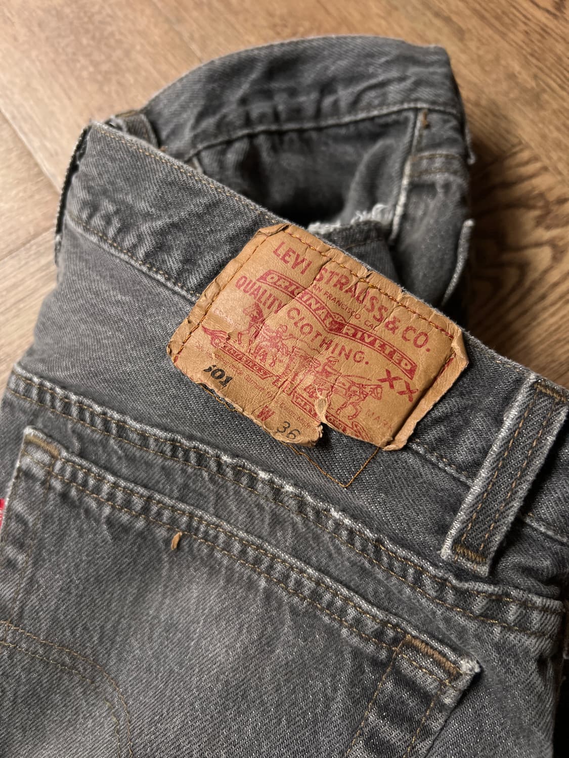 [36]90's 리바이스 501 USA Made 흑청 데님 팬츠 S18 상품이미지6