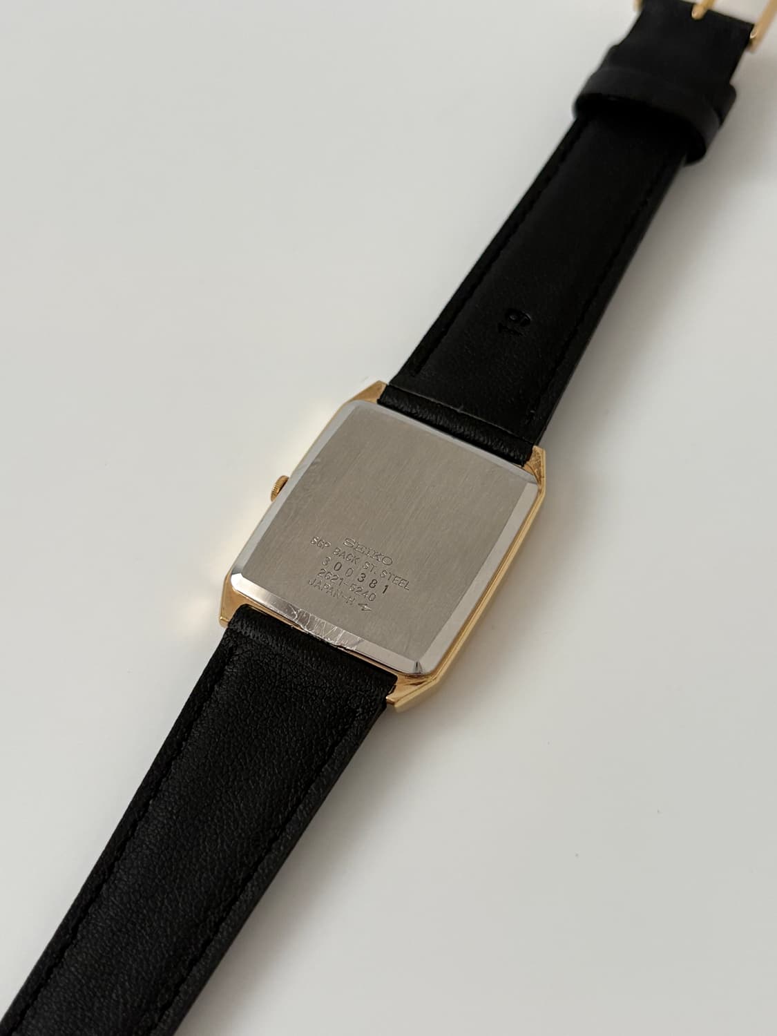 80s chariot black dial gold square quart 상품이미지8