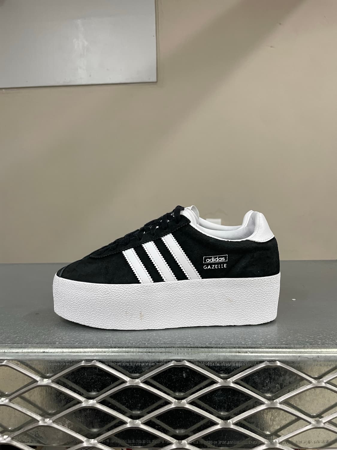 아디다스 가젤 업 스니커즈 225 상품이미지1
