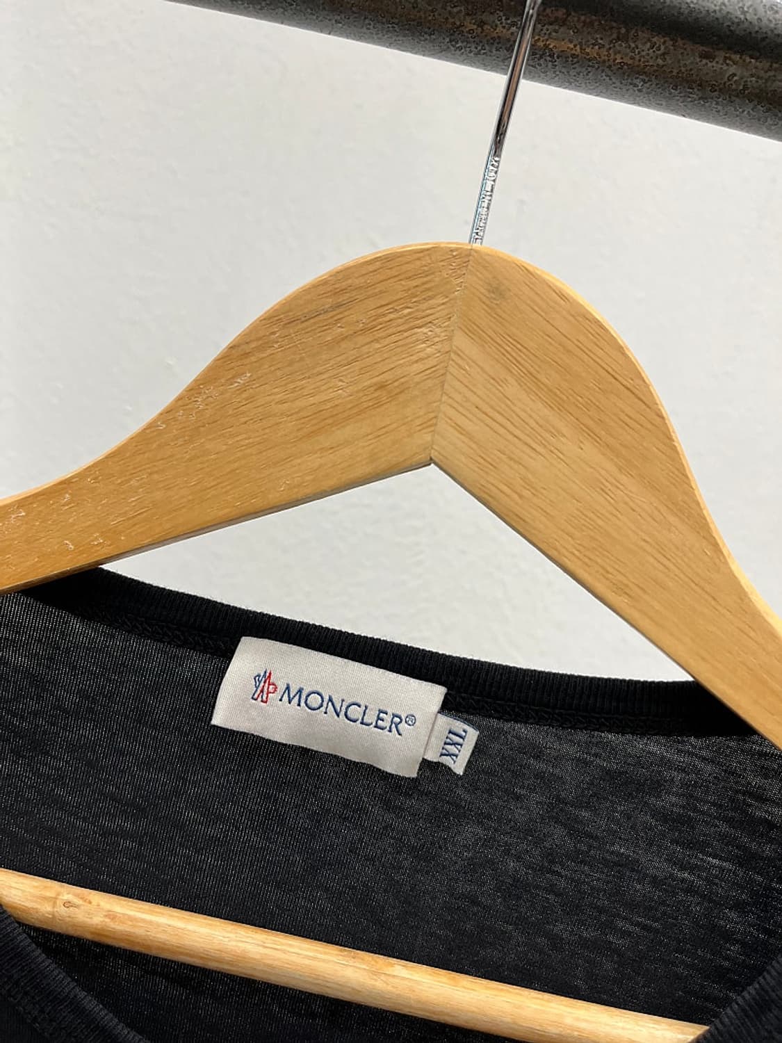 110) 몽클레어 울프 와펜 롱슬리브  상품이미지2