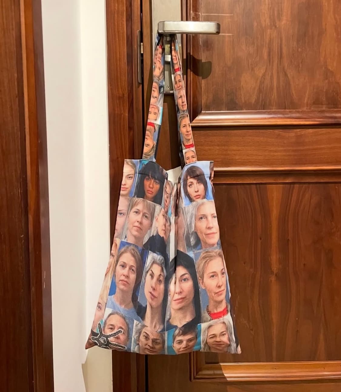 montravailpersonnel 얼굴에코백 상품이미지1