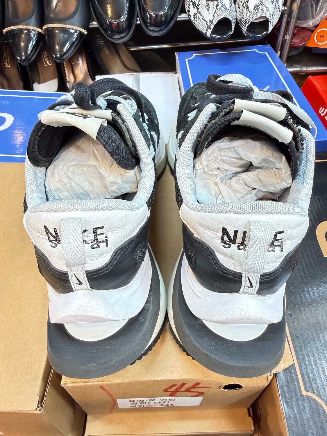 (285) 나이키 X 사카이 베이퍼와플 블랙 화이트 상품이미지2