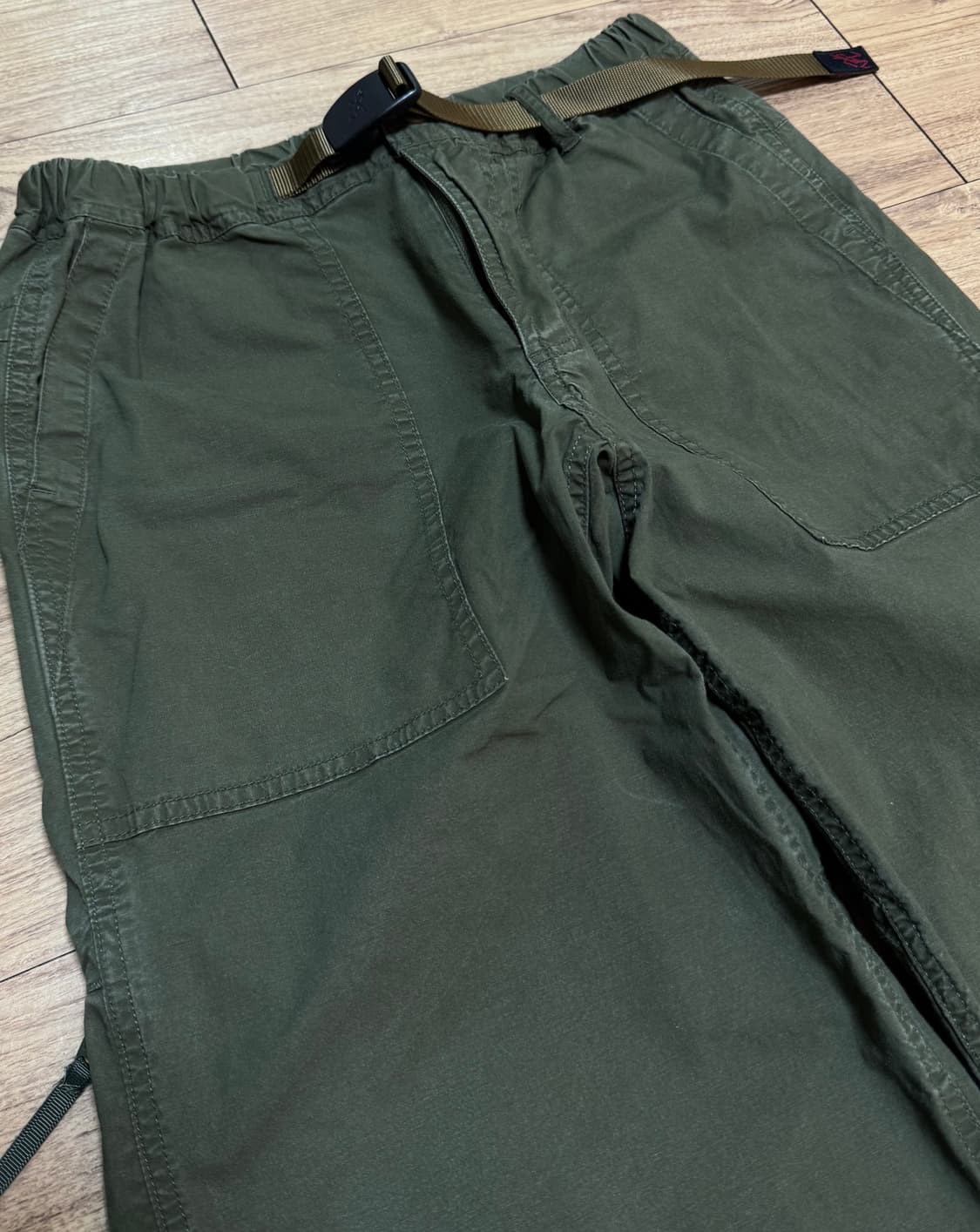 [S]그라미치 루즈핏 테이퍼드 팬츠 카키 상품이미지2