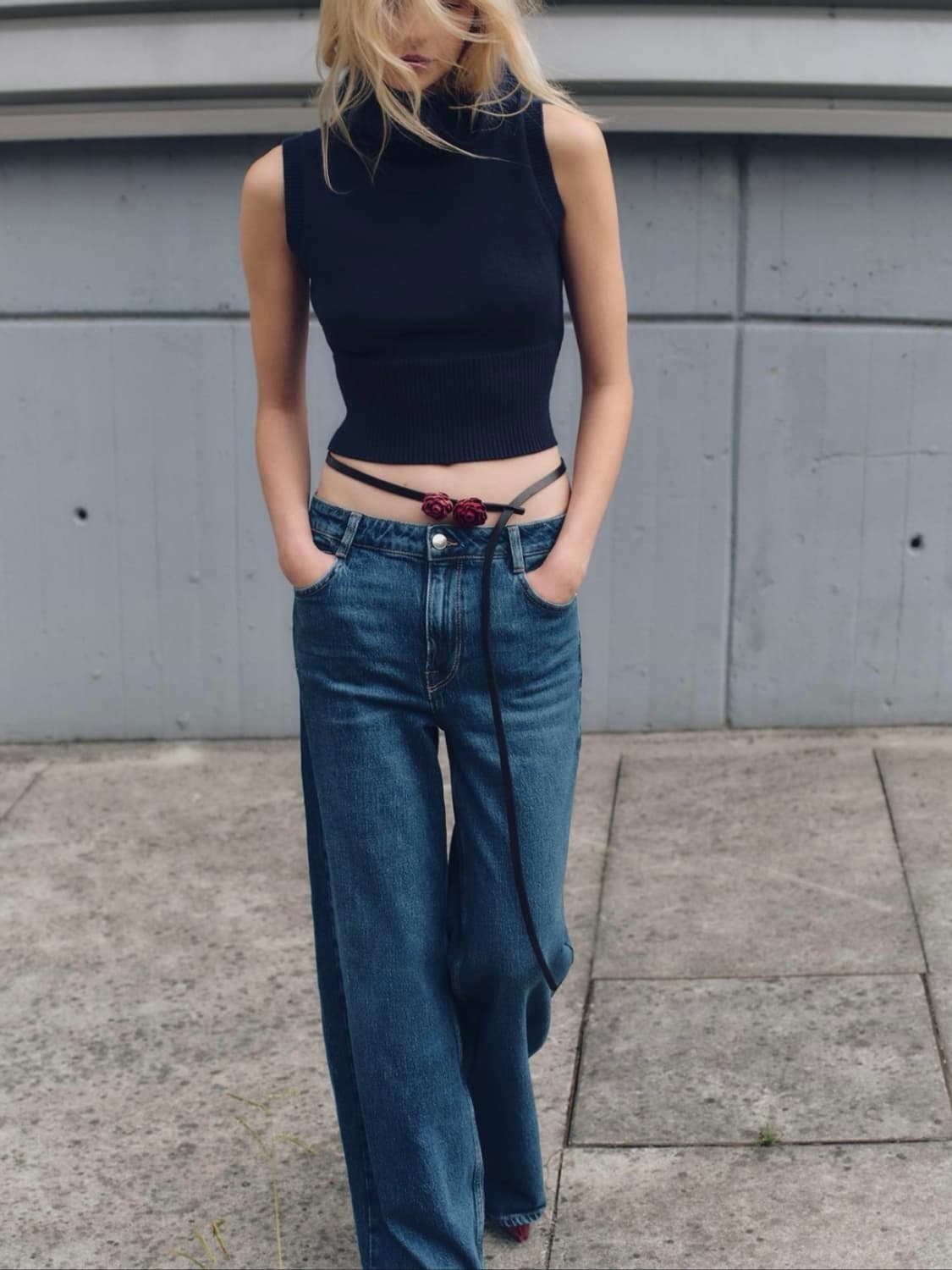 자라 하이넥 슬리브리스 니트 네이비 상품이미지4