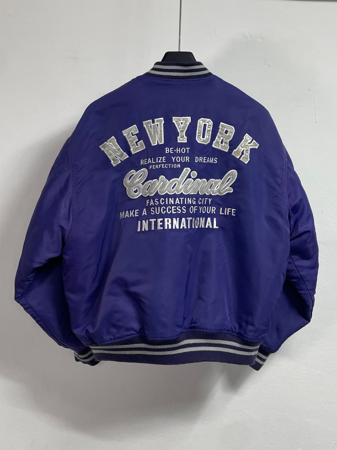 90s be hot 뉴욕 사틴 봄버 자켓 (on.507) 상품이미지3