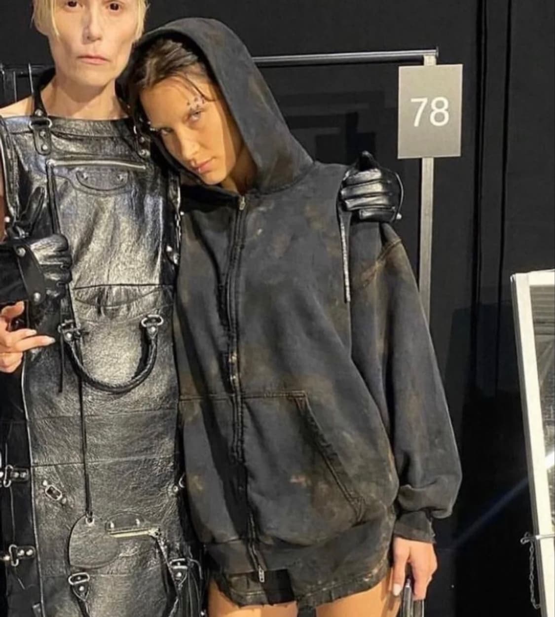 발렌시아가 머드쇼 후드집업 XL 상품이미지1