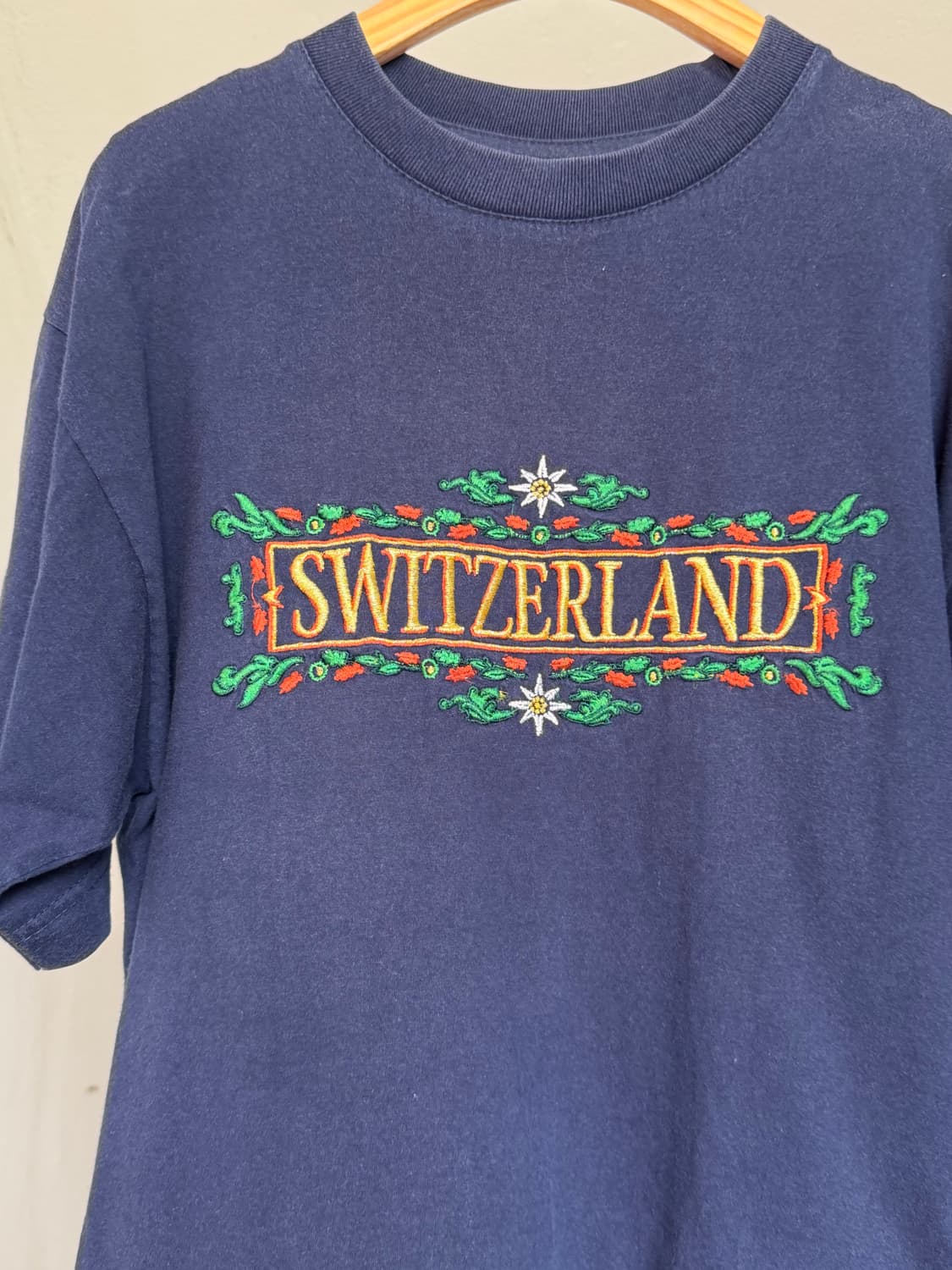 빈티지 네이비 자수 티셔츠 상품이미지2