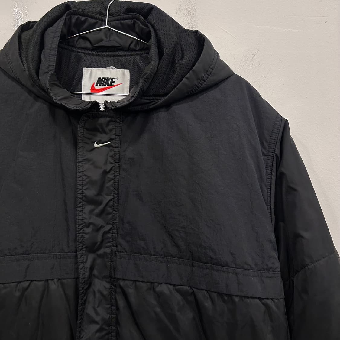 나이키 올드스쿨 터프다운 글로시 후드 패딩 상품이미지1