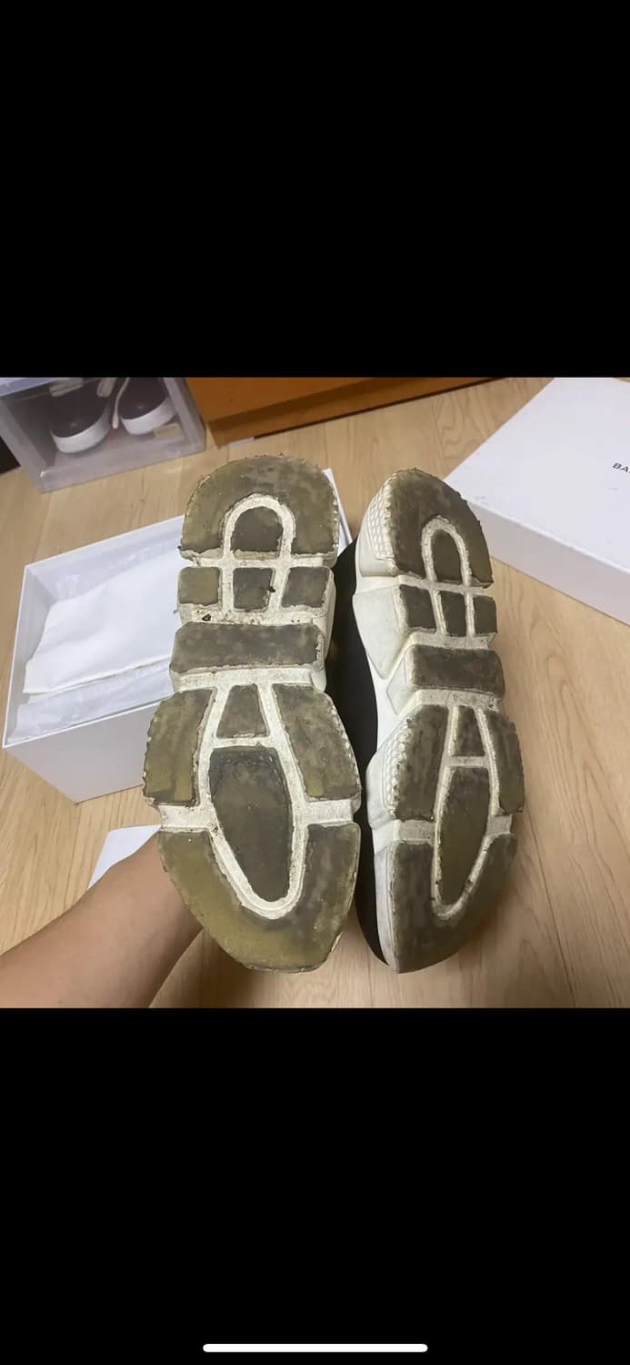 발렌시아가 스피드러너 42e팝니다 상품이미지3