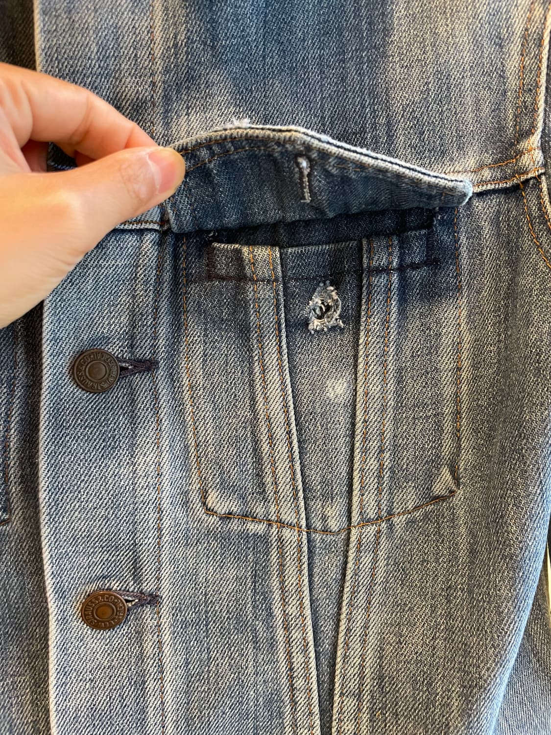 70's Vintage Levi’s Denim Trucker Jacket 상품이미지3