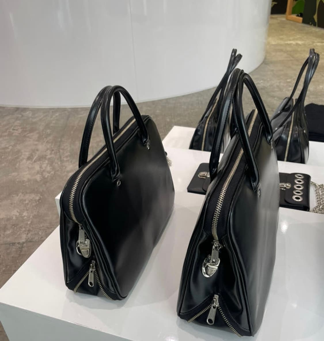 꼼데가르송 오리지널 바닥 지퍼 ZIP 핸드백 (s) 상품이미지2