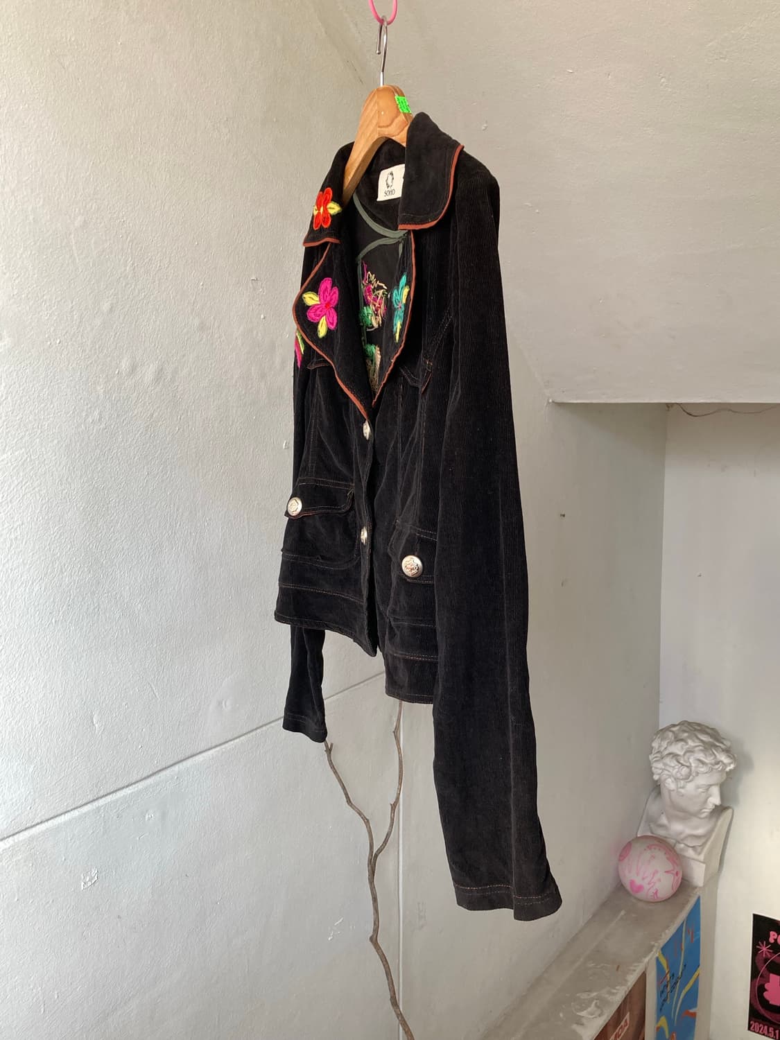 자수 디테일 벨벳 크롭 자켓 상품이미지4