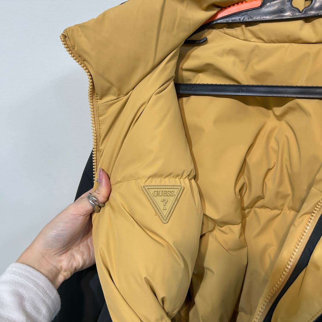 게스 남성 양면 덕다운 패딩 105 상품이미지2