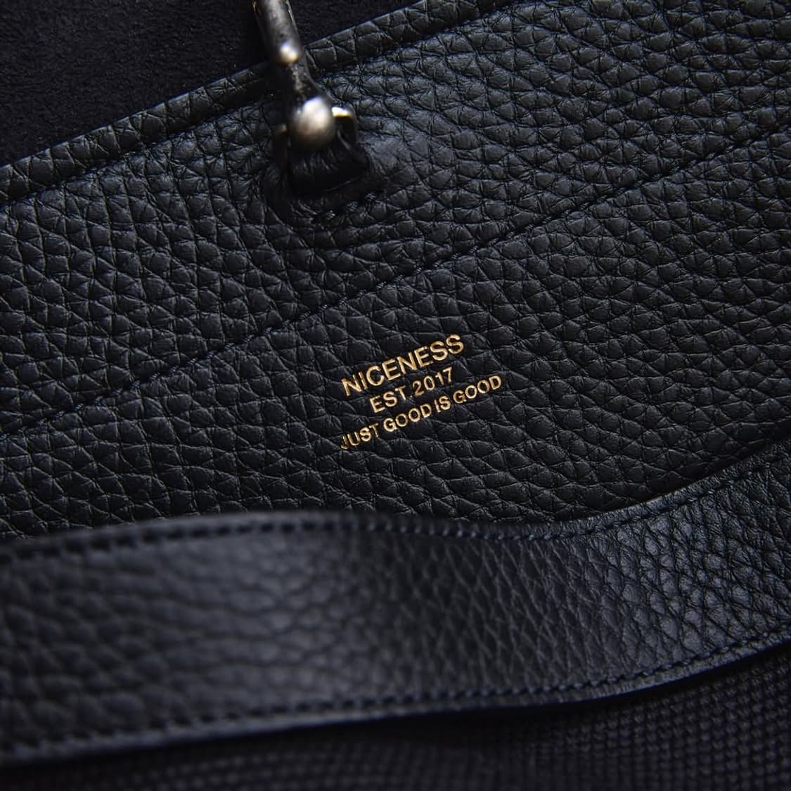 26ss L.HEFNER LEATHER POSTMAN BAG 상품이미지3