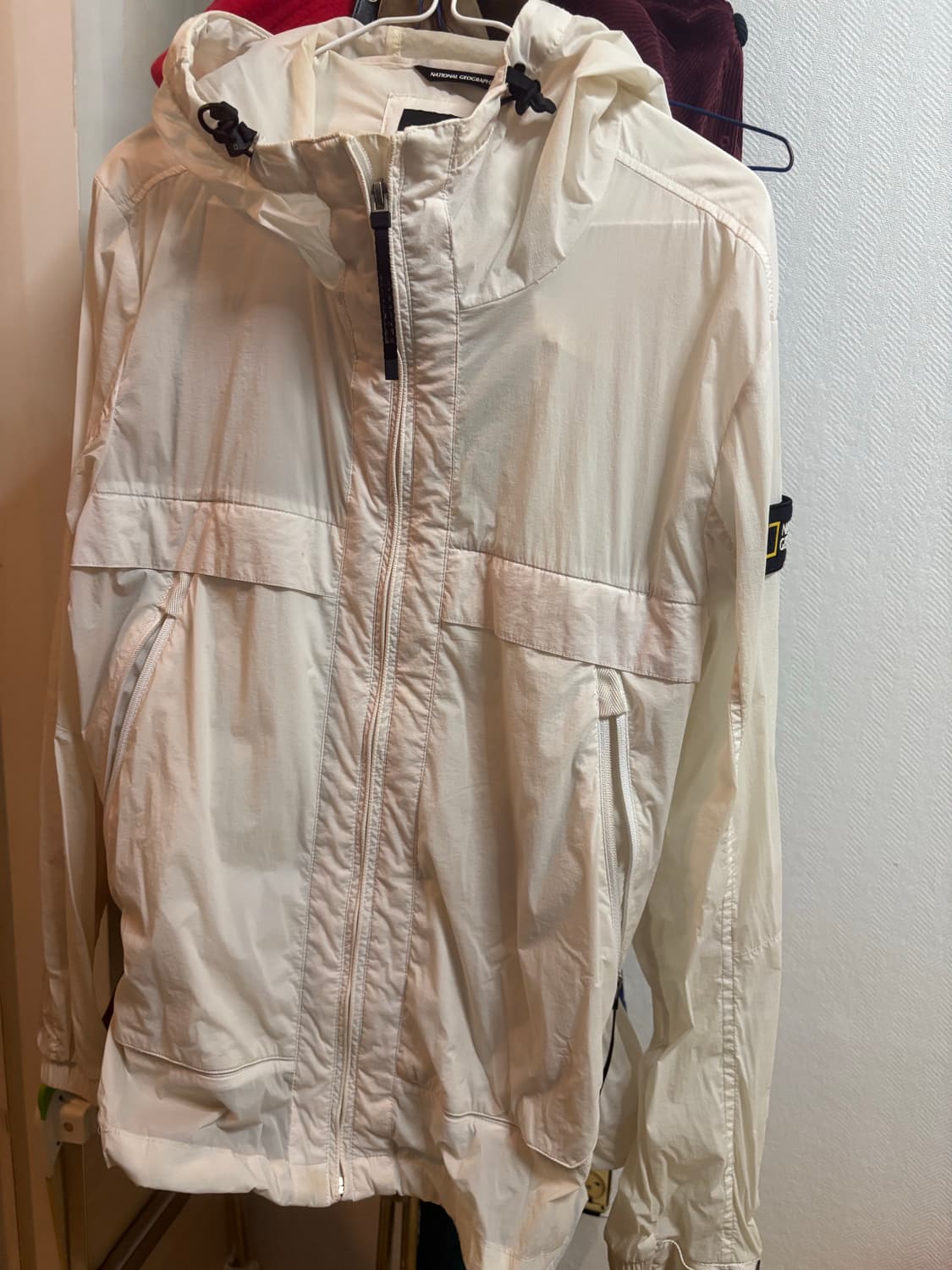 내셔널지오그래픽 아이보리 바람막이 M 상품이미지1