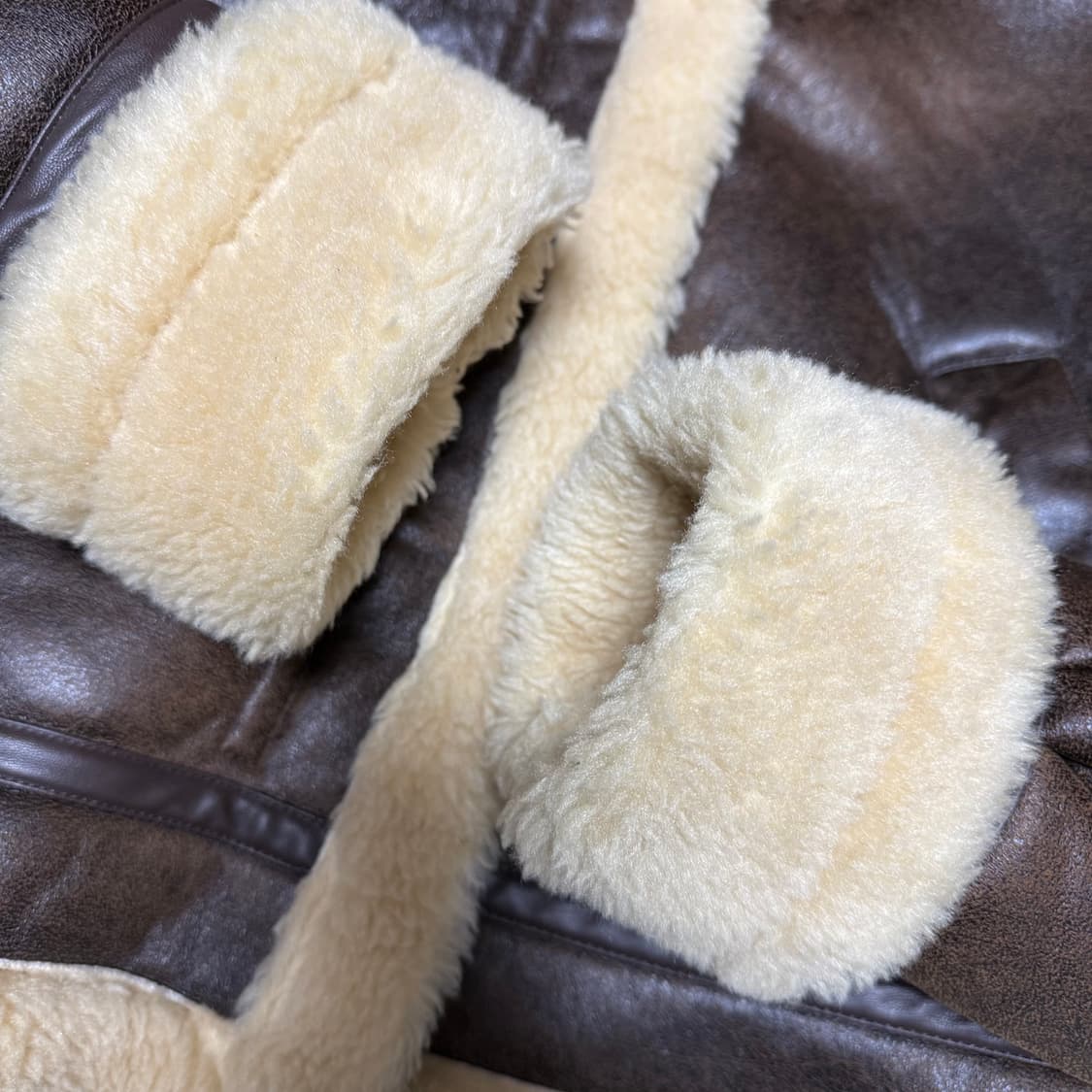 자라 크롭 무스탕 xs 상품이미지4