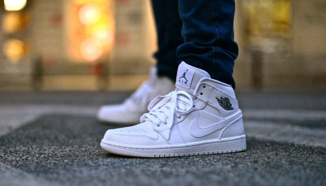 나이키 에어 조던 1 미드 '화이트 쿨그레이' 상품이미지1