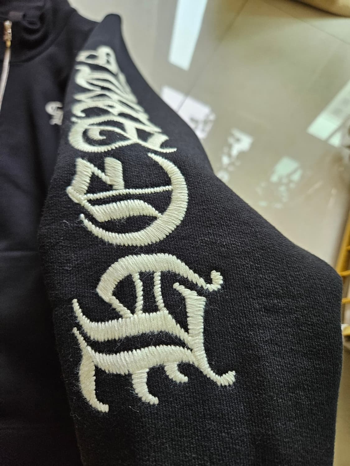 크롬하츠 vic 슬로라이드 자수 하프 집업 M 판매 상품이미지7