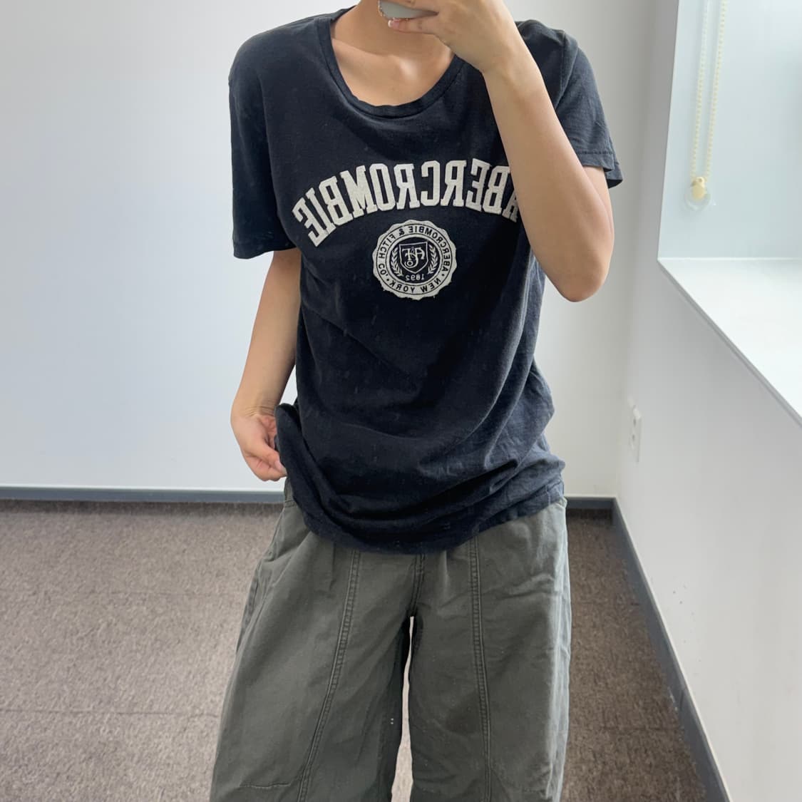 Abercrombie 아베크롬비 스펠아웃 로고 차콜 반팔 상품이미지2