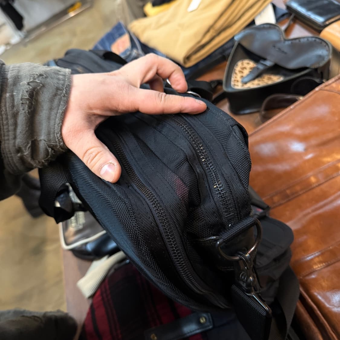 포터 러기드 라벨 하드 나일론 크로스백 페이딩 상품이미지5