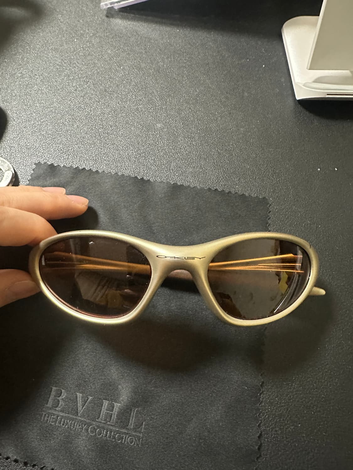 오클리 미뉴트1.0 플래티넘  상품이미지1