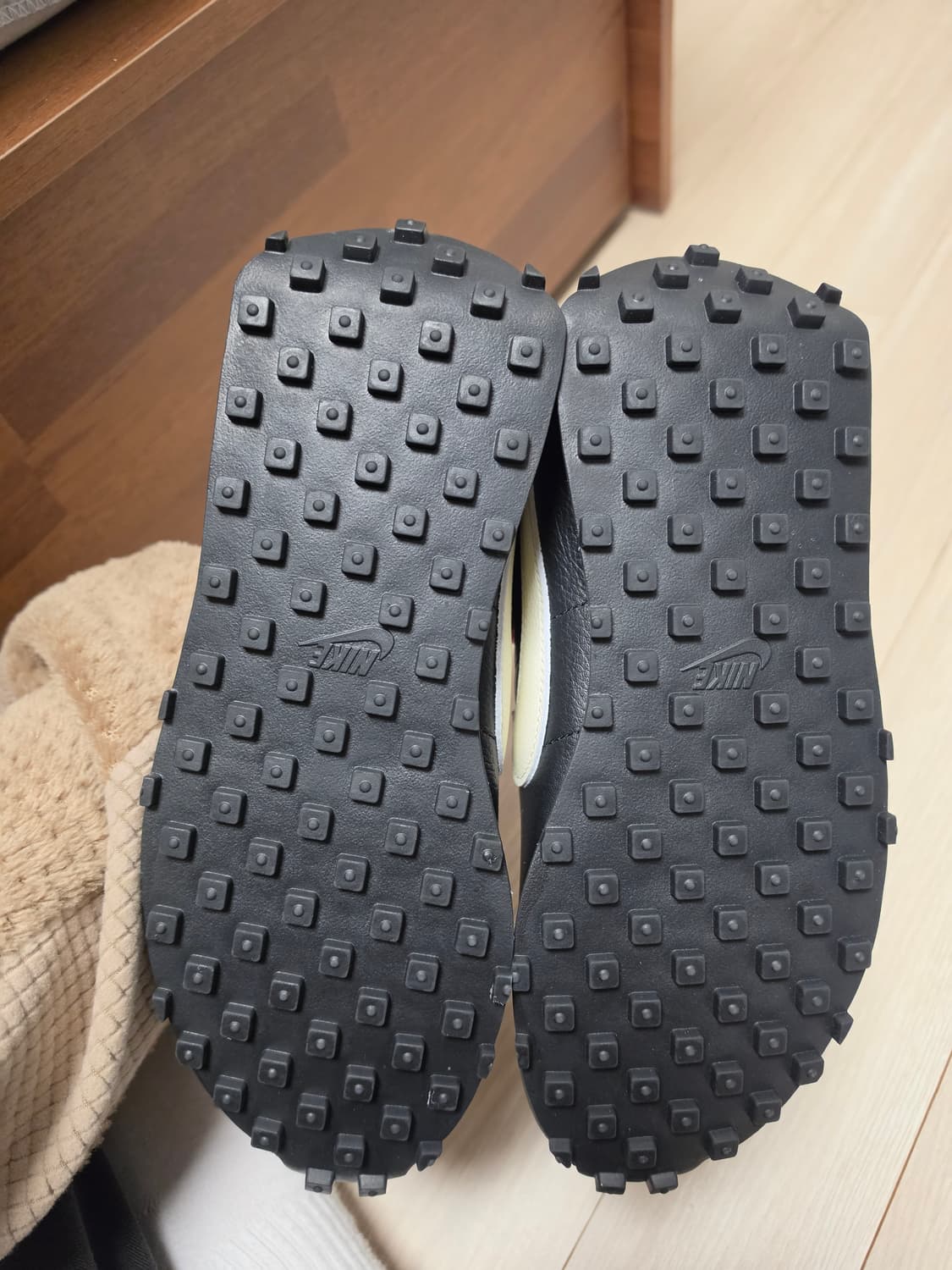 나이키 LD1000 레더 270사이즈 상품이미지4