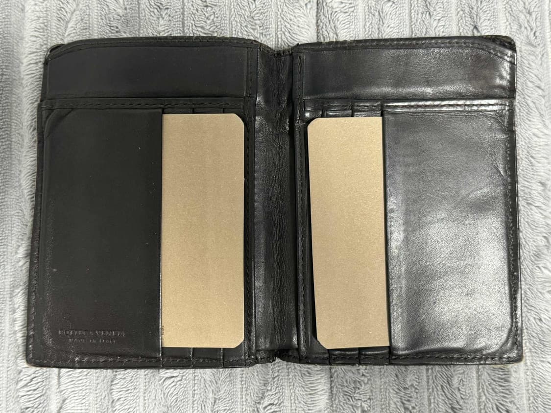 보테가베네타 인트레치아토 여권 지갑 상품이미지3