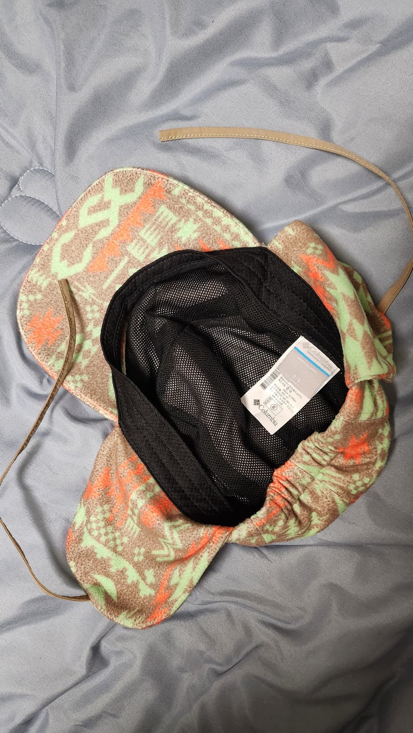 Columbia 패턴 이어플랩 캡 상품이미지3