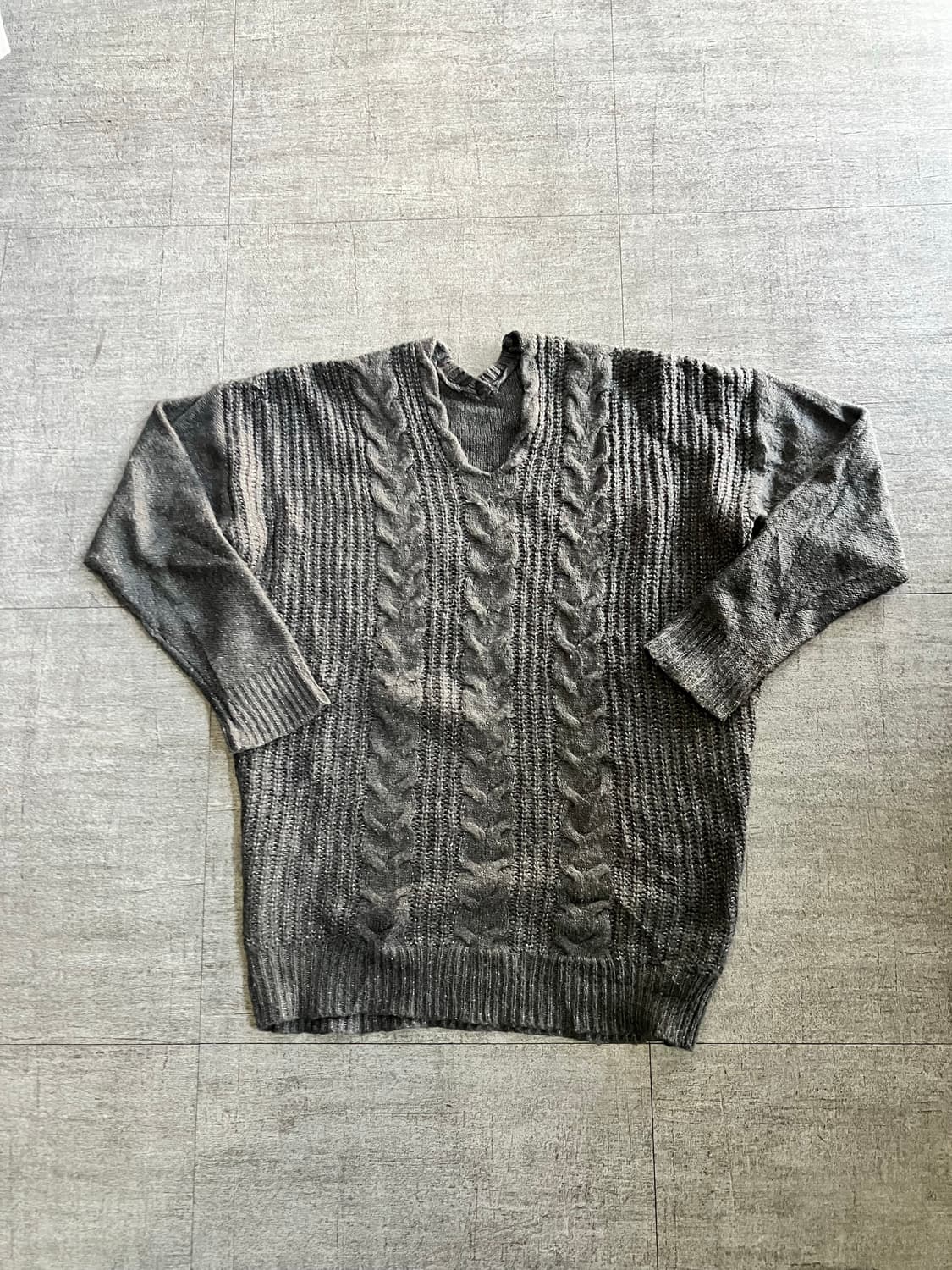 일본빈티지 올드스쿨스트릿 브이넥 케이블니트스웨터 상품이미지1