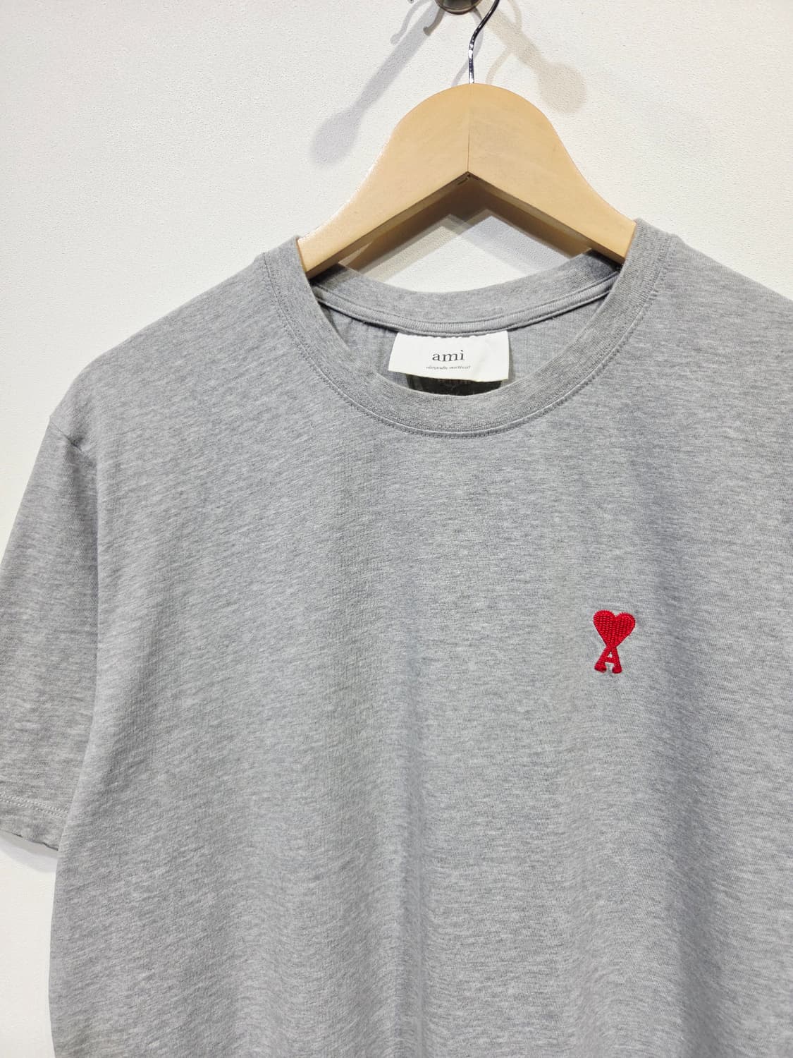 아미 스몰 하트 반팔 티셔츠 회색_L 상품이미지3