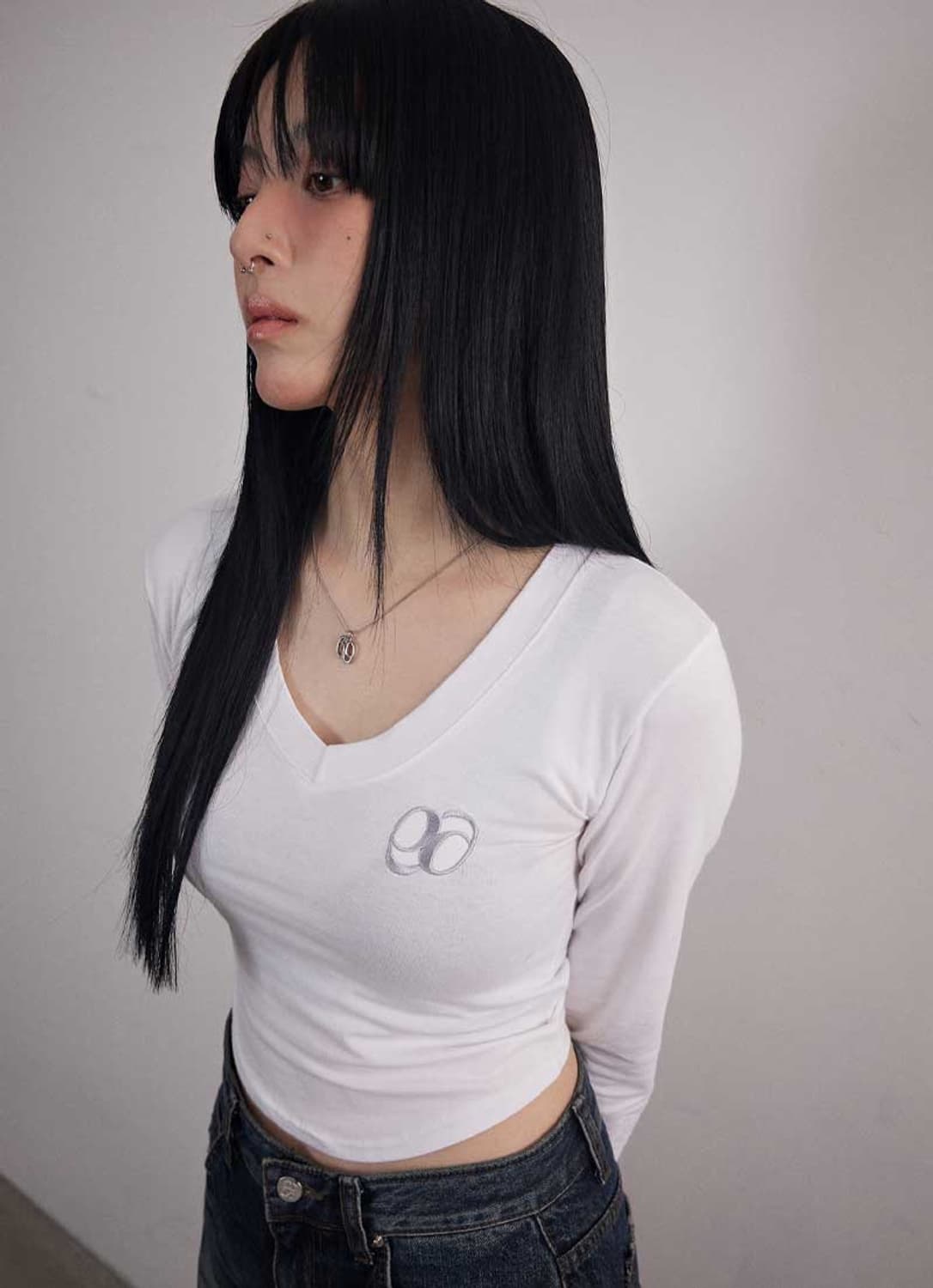 SLINN V  NECK TEE WHITE 상품이미지1