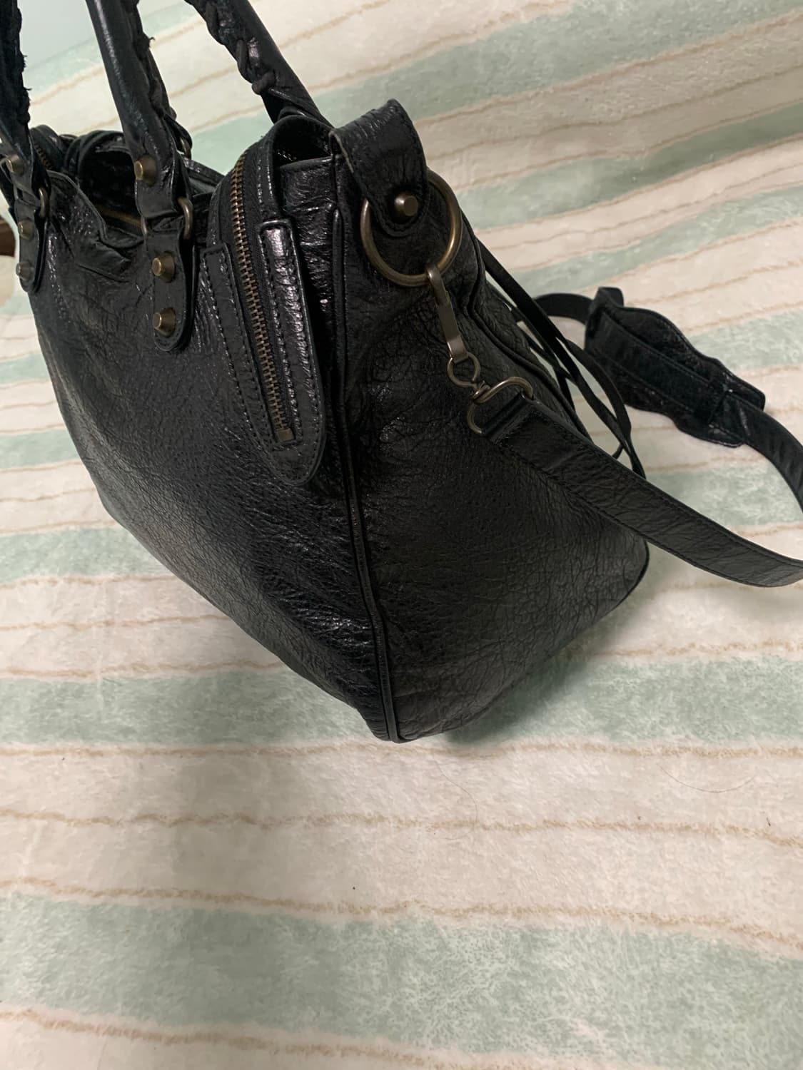 발렌시아가 시티백 블랙 크로스 가능 모터백 정품 상품이미지6