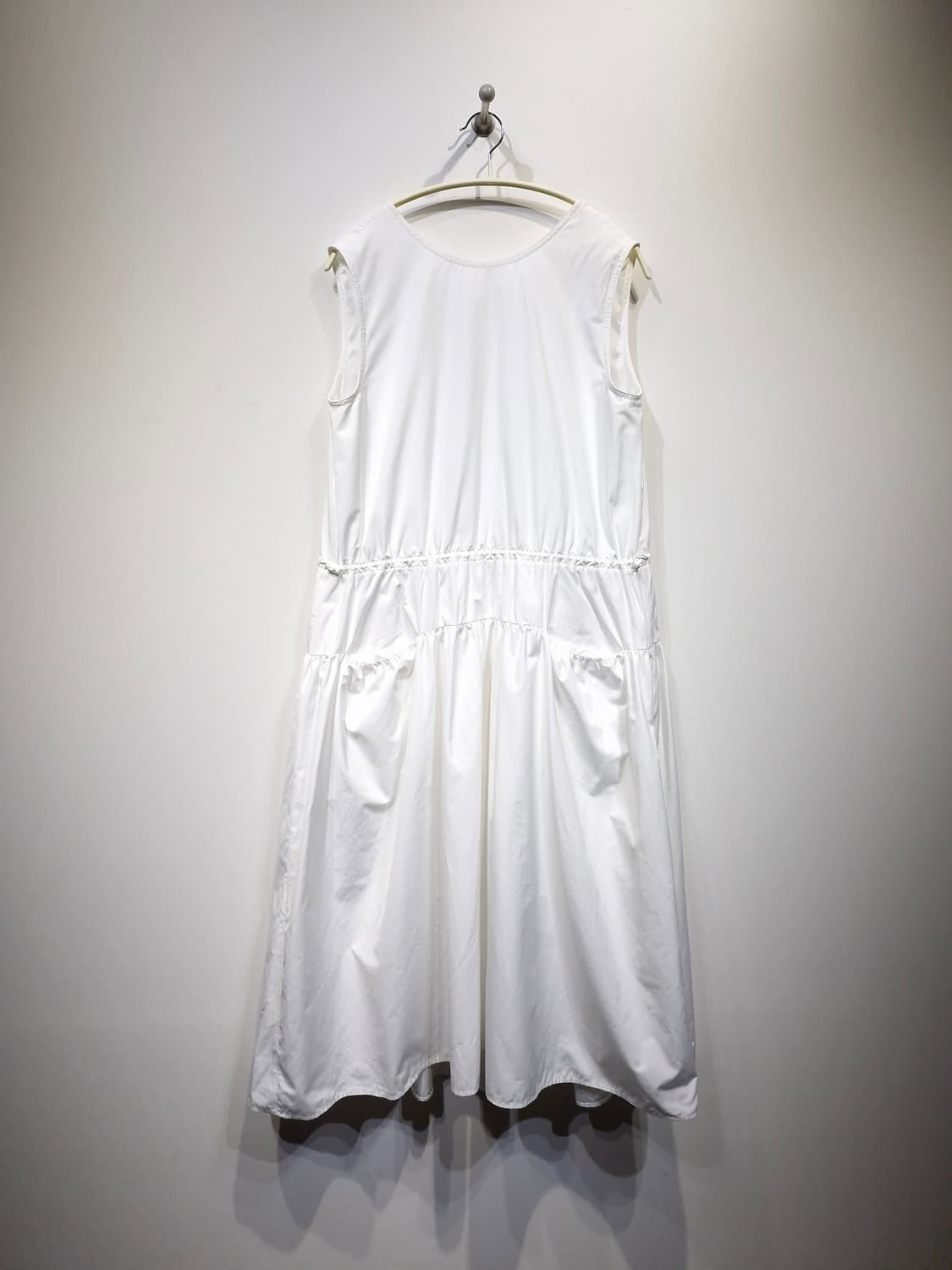 Lucky Marche 럭키마르쉐 23년 슬리브리스 원피스 상품이미지1