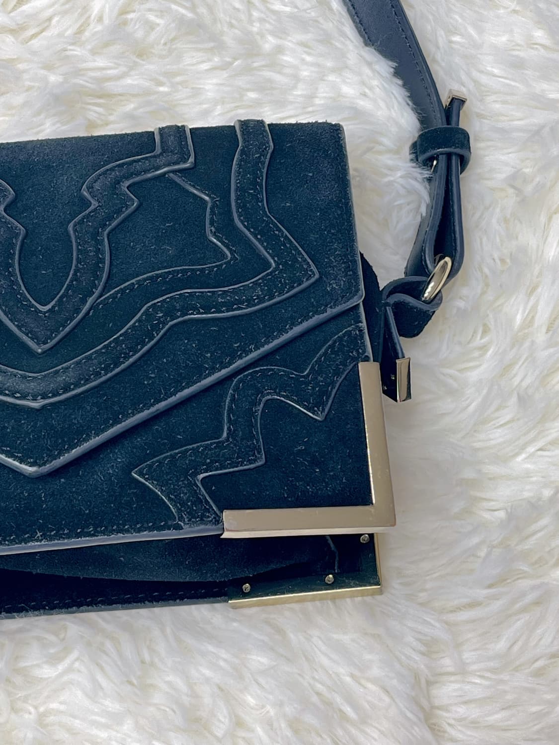 자라 벨벳 크로스백 상품이미지2