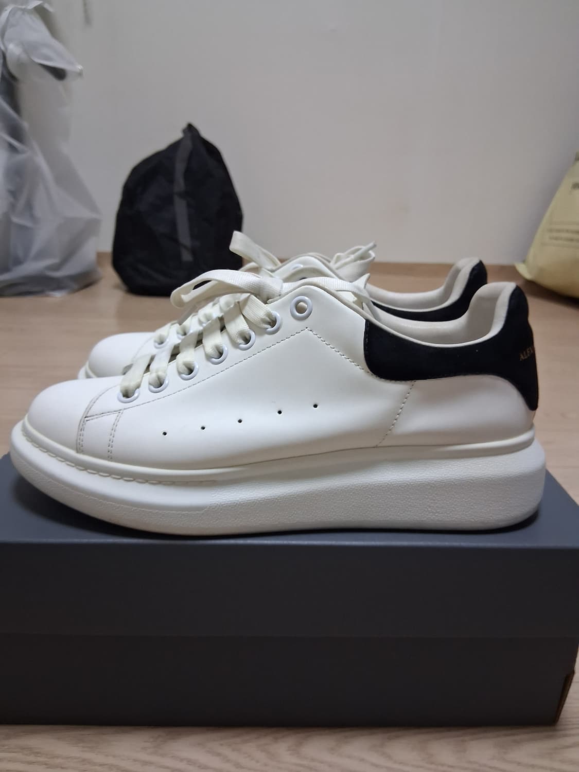 알렉산더맥퀸 오버솔 42(270) 상품이미지3