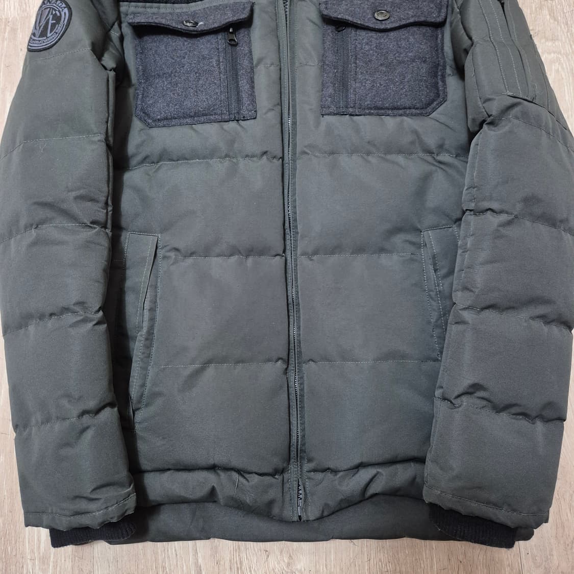 노이즈 남성 다운 후드 패딩 상품이미지3