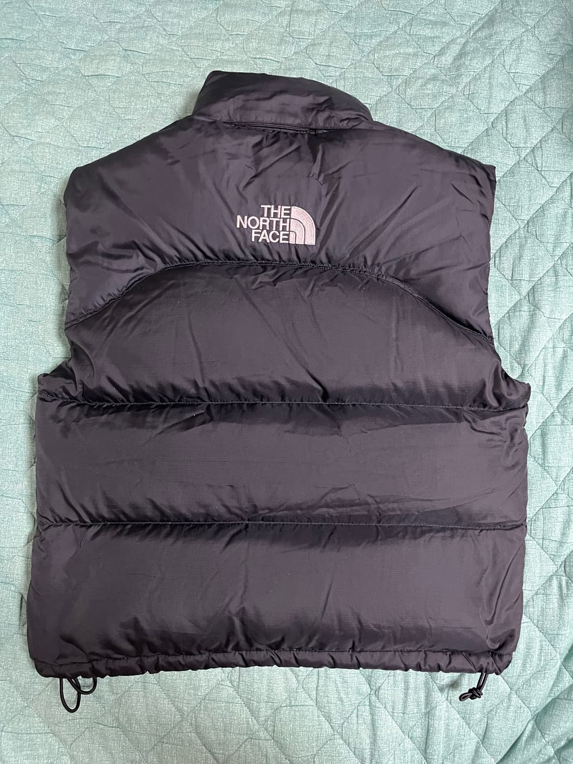 노스페이스 700 중앙로고 패딩 조끼 블랙 xs 상품이미지5