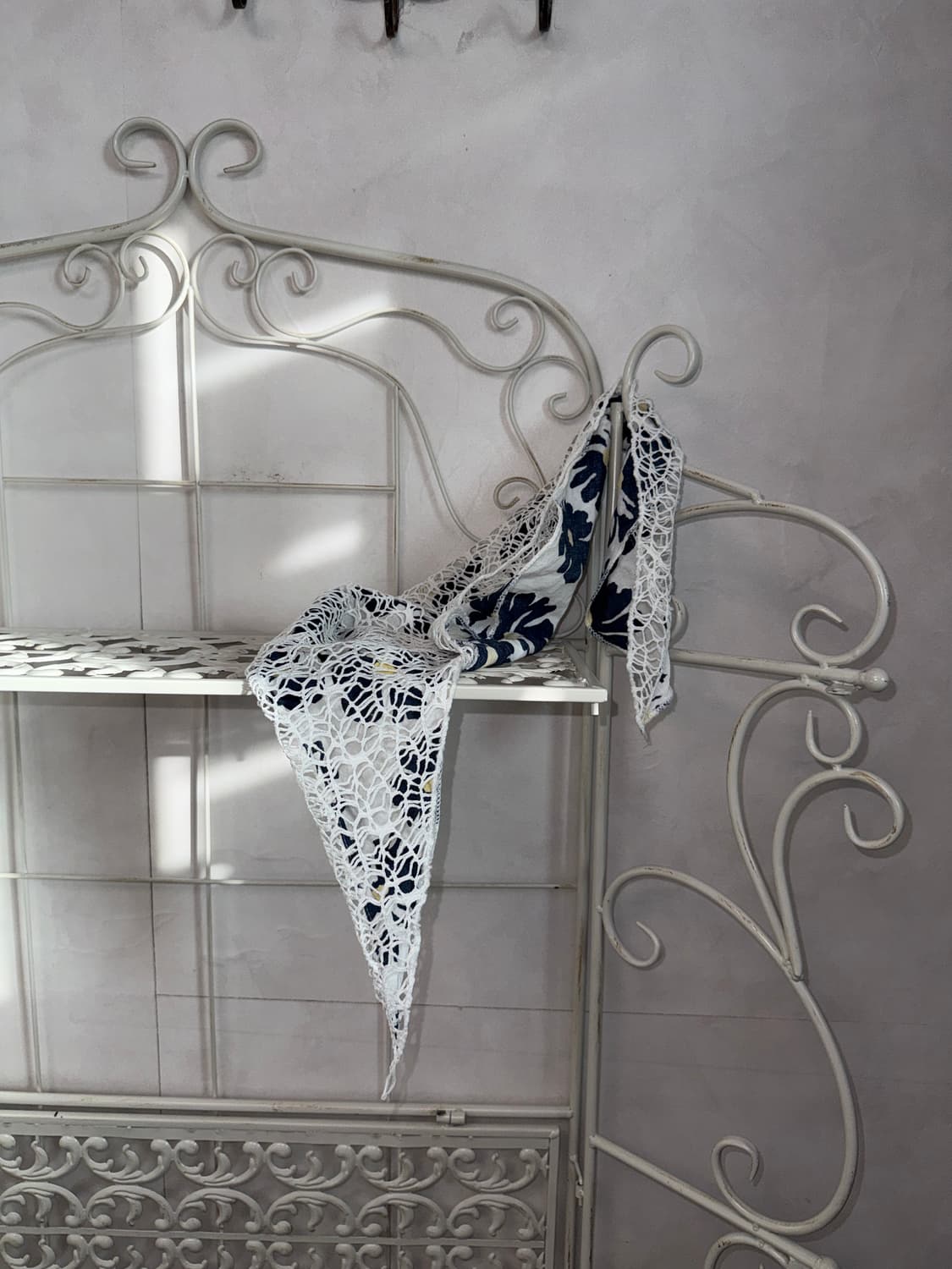 White navy net flower scarf 상품이미지1