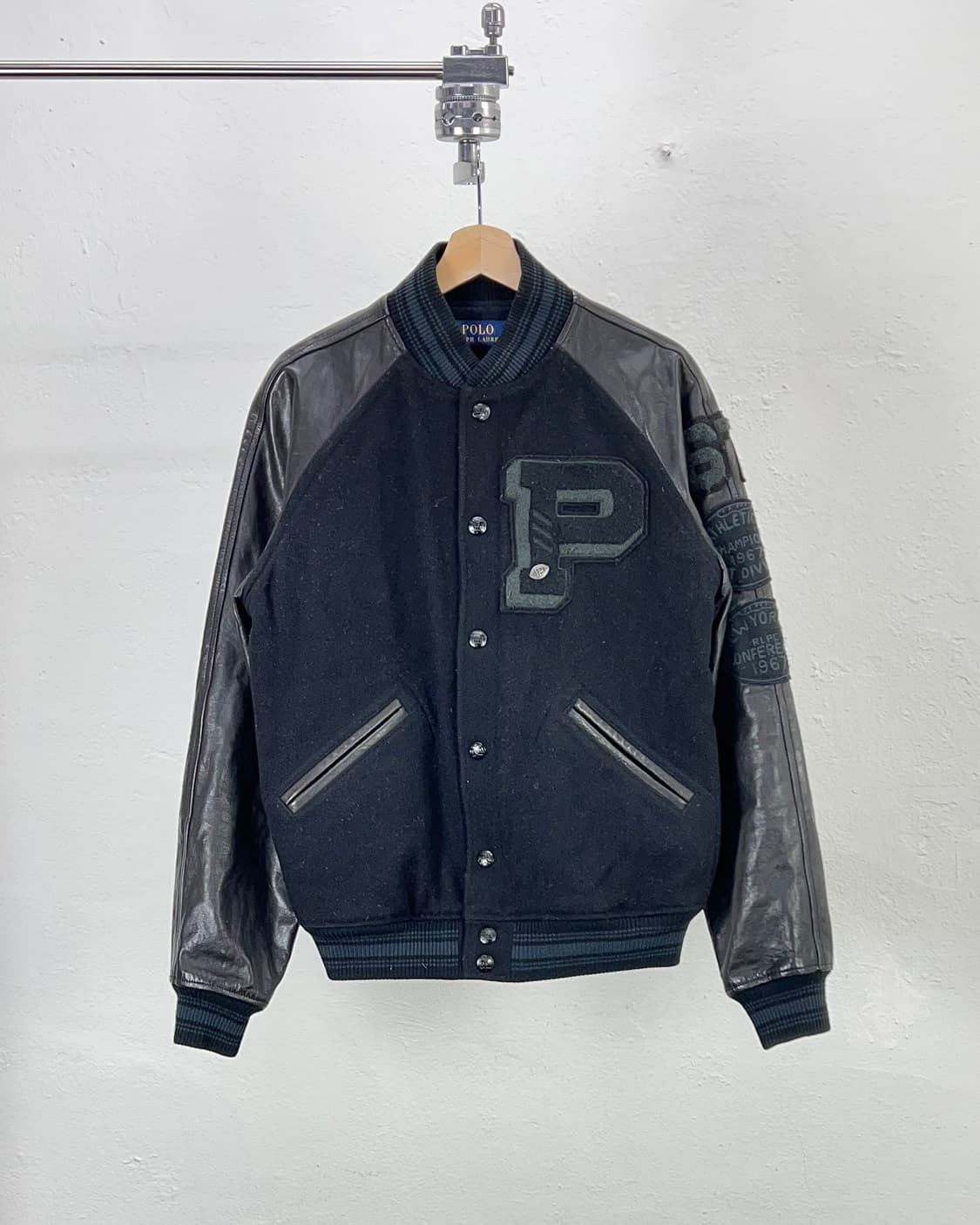 폴로 랄프로렌 아이코닉 레터패치 쉽 바시티 자켓 상품이미지1