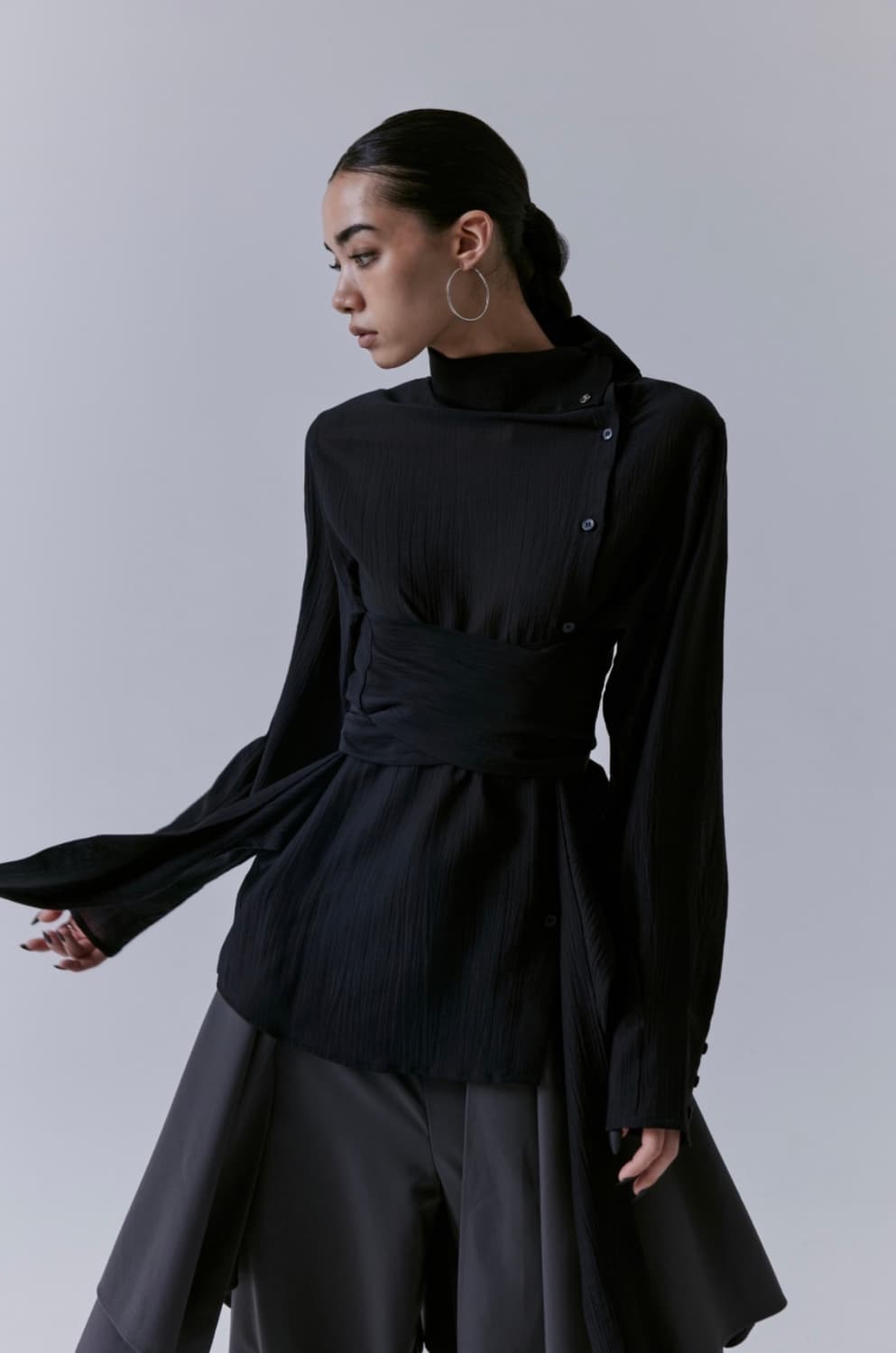 트리밍버드 3-way High-neck Wrap Blouse 블랙 상품이미지2