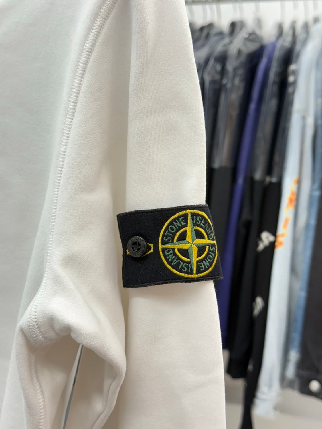 [M] 스톤아일랜드 와펜 맨투맨 상품이미지3