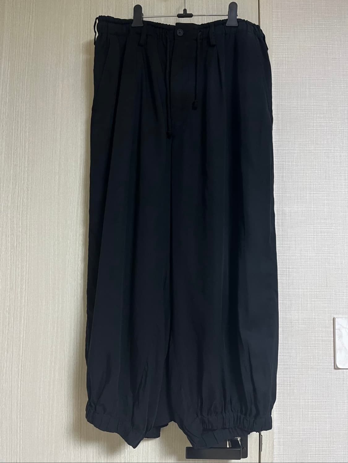 요지야마모토 뿌르옴므 카라스 팬츠 상품이미지2