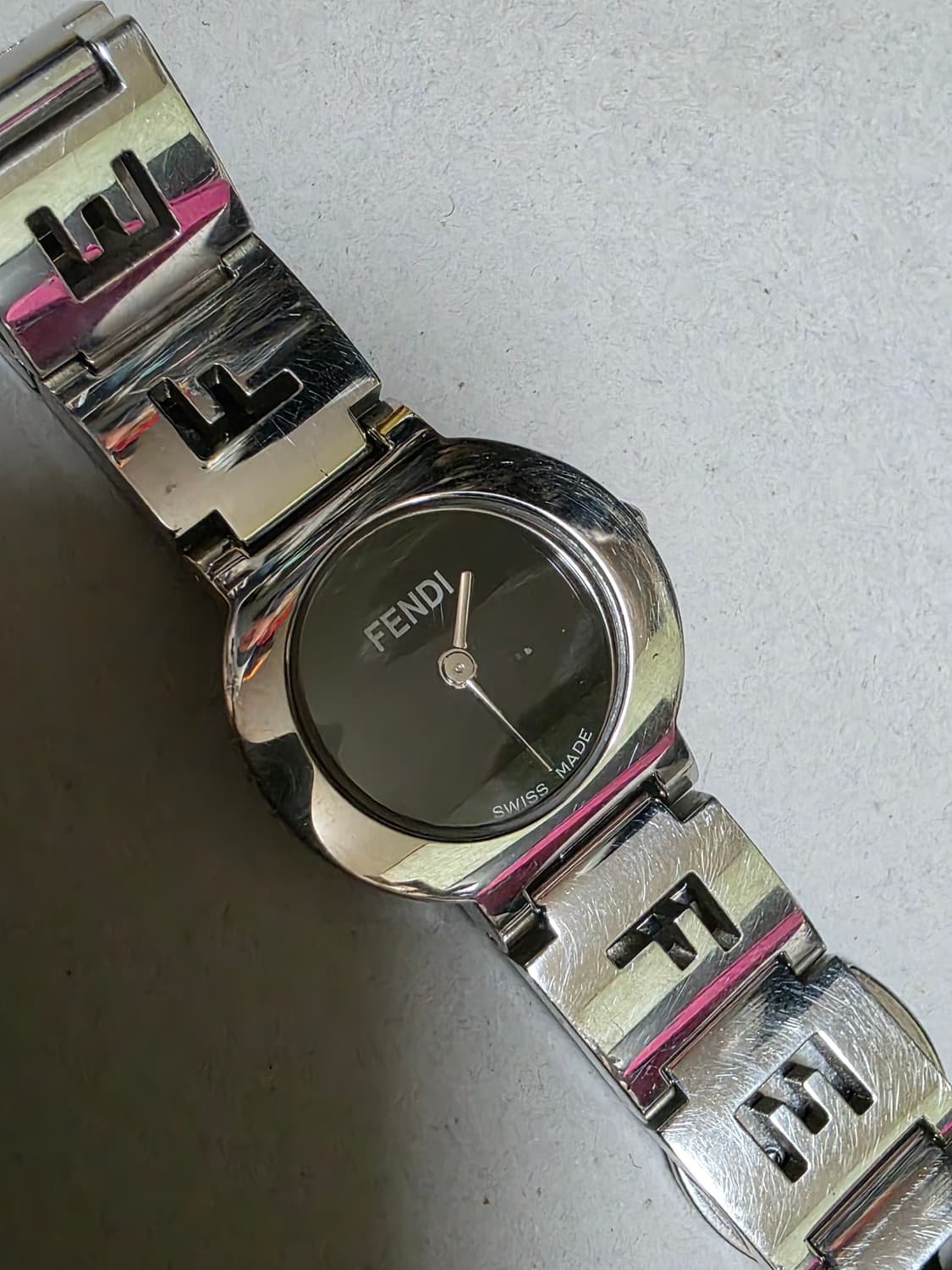 펜디 F305210 여성용 라운드 스틸 실버 시계 상품이미지1