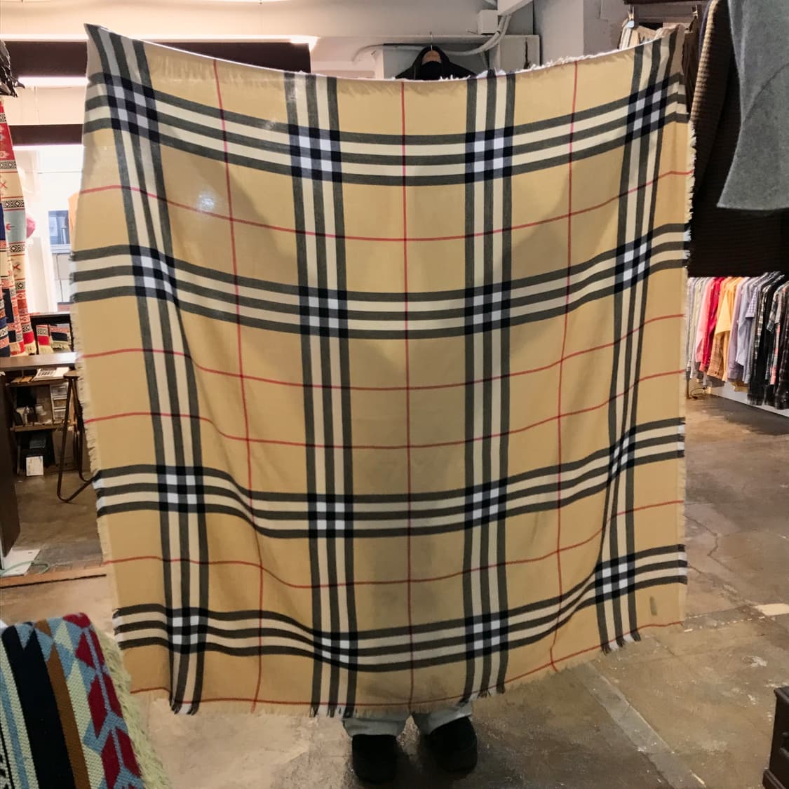 버버리 베이지 노바체크 실크 빅 스카프 남녀공용 상품이미지5