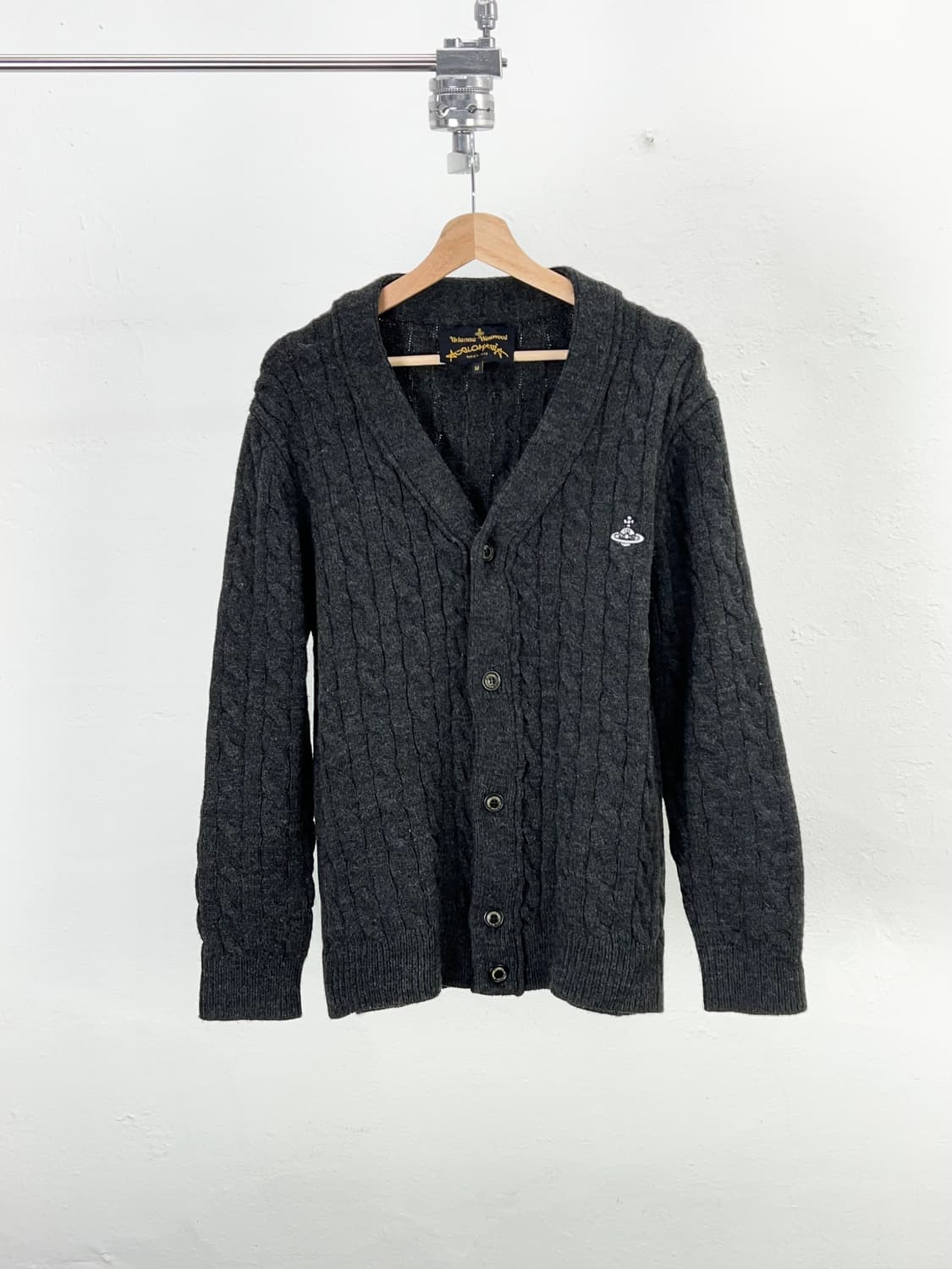 비비안 웨스트우드 다크 그레이 orb 로고 케이블 울 가디건 상품이미지1