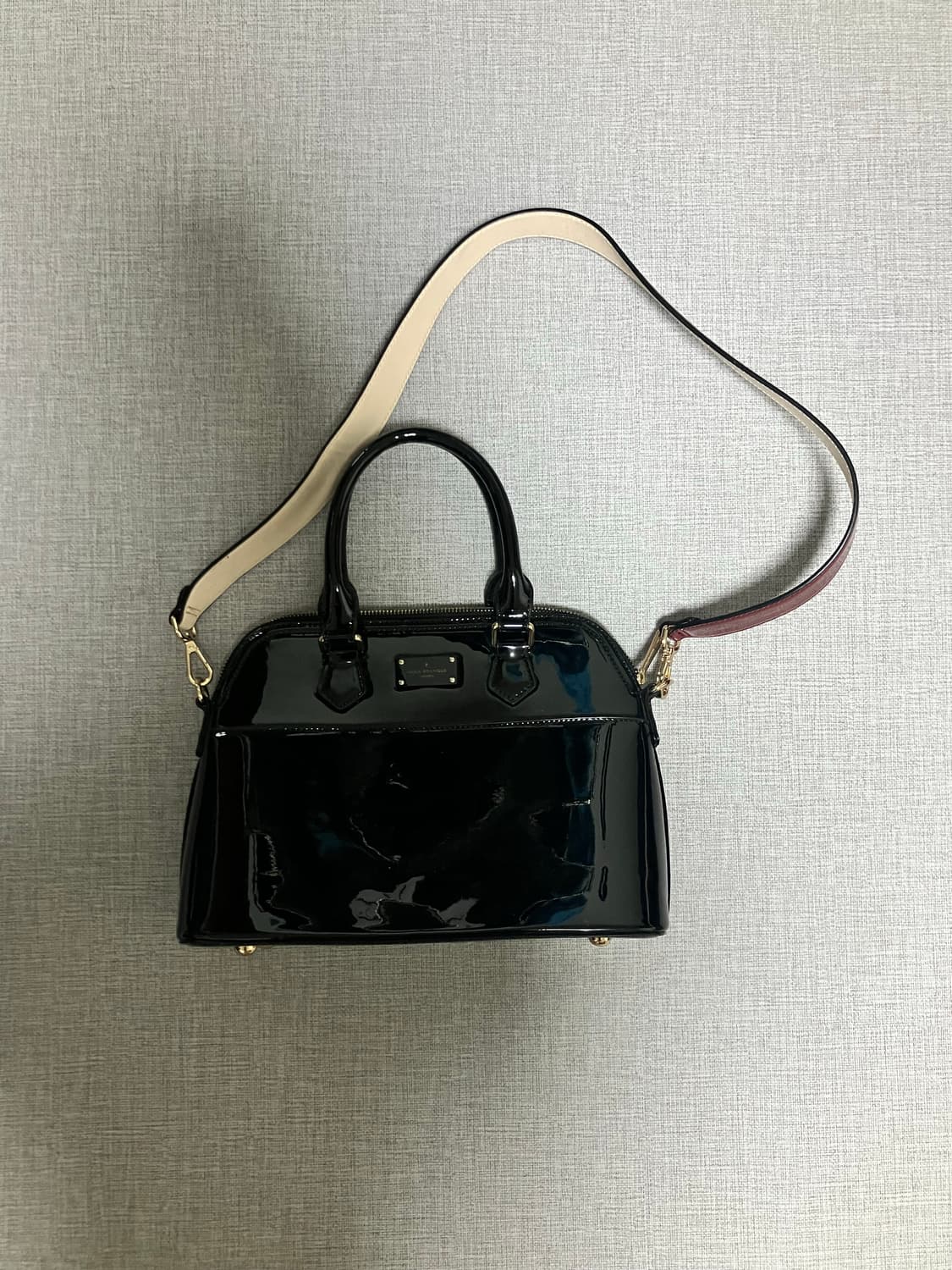 폴스부띠끄 하퍼스퀘어 사첼 핸드숄더백 유광 상품이미지1