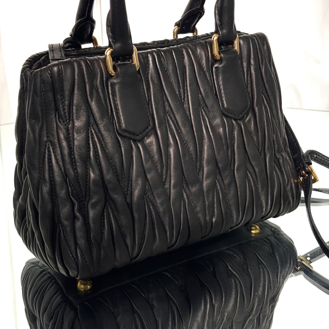 미우미우 마테라쎄 나파 레더 아르카디 토트백 상품이미지7