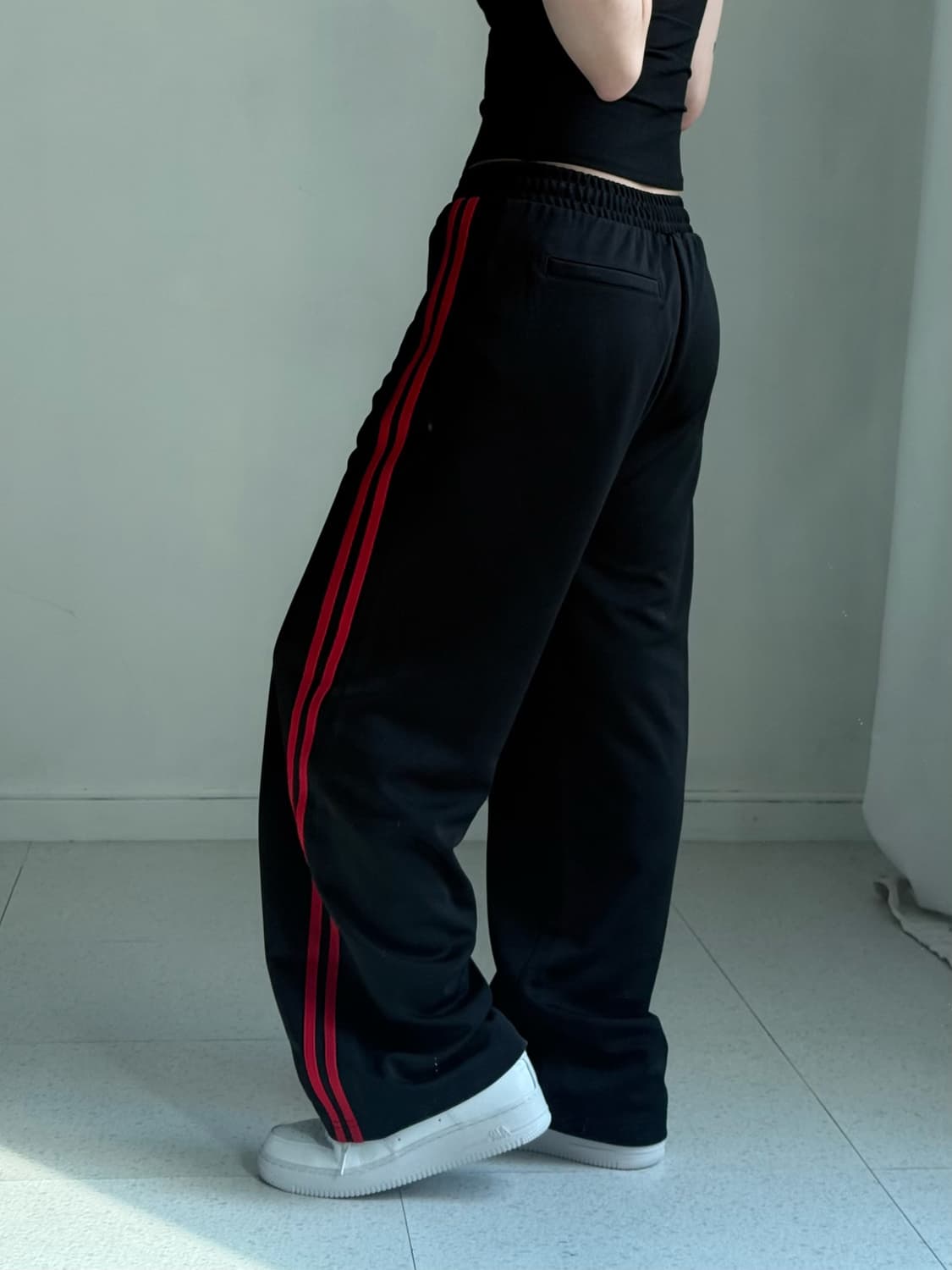 널디 블랙 레드 트랙팬츠 상품이미지3