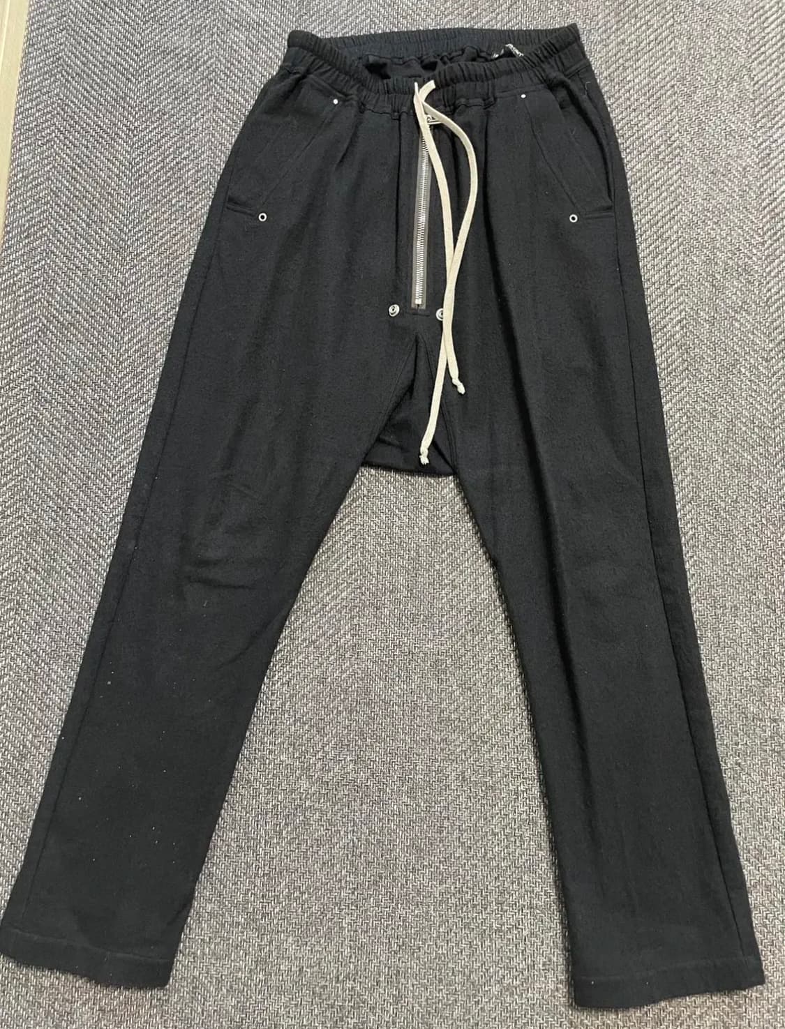 21FW 릭오웬스 벨라 드로우 스트링 팬츠 (RR02A5392-WCF) 상품이미지1